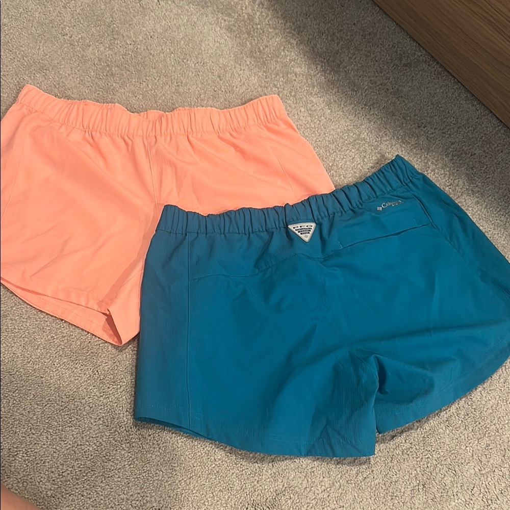 Columbia women’s set of 2 PFG pull on shorts small 4L coral and teal